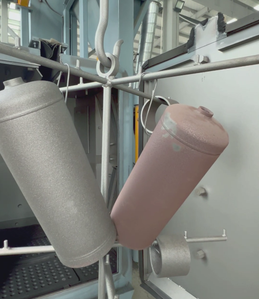 Shot_Blasting_Machine_in_Pressure_Vessel_and_LPG_Cylinder_Surface_Treatment_Cleaning_effect_before_and_after-1.png